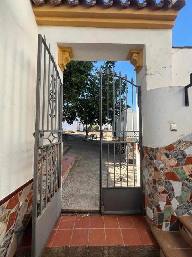 Alojamiento Rural Huerta Mandre Cuevas del Becerro Exterior photo